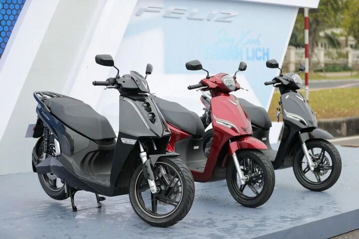 Xe máy điện, xe máy 50cc có cần đóng phí bảo trì đường bộ không?