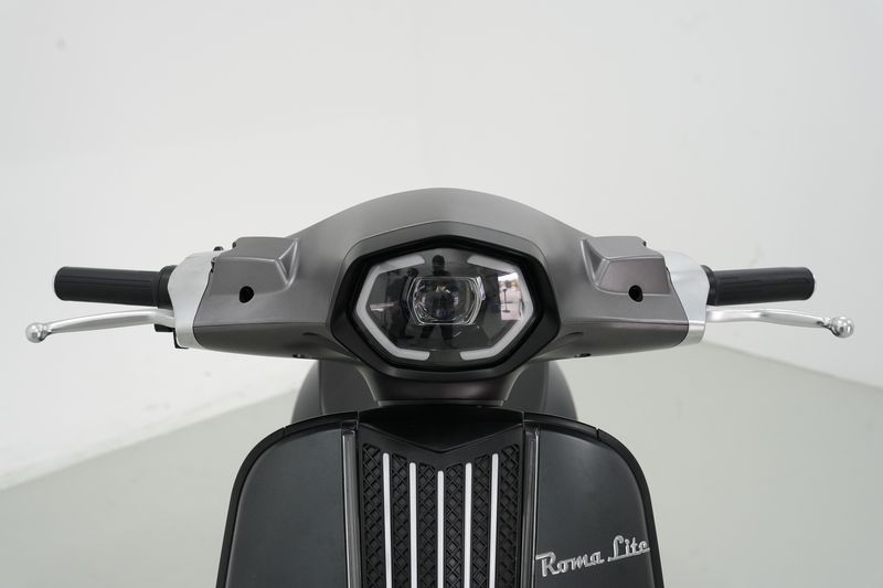 DK Roma Lite S 50cc: Xe máy phong cách mới cho giới trẻ
