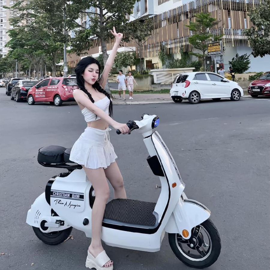 xe điện hot girl dk lyva cola